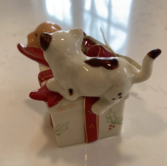 Ornament - Picture 3 of 7